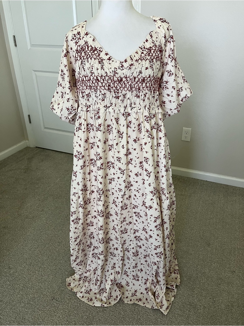 NWT Baevely Cream Floral Maxi Dress with Smocked Bodice Size 1X &3x